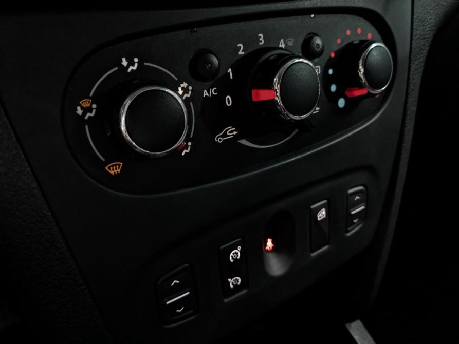 Renault Logan II Санкт-Петербург  - изображение 21