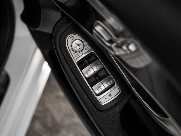 Mercedes-Benz C-Класс IV (W205) Рестайлинг с пробегом 2019 года, цена 2 340 000 рублей, 100894 км, седан, Автокод Объявления