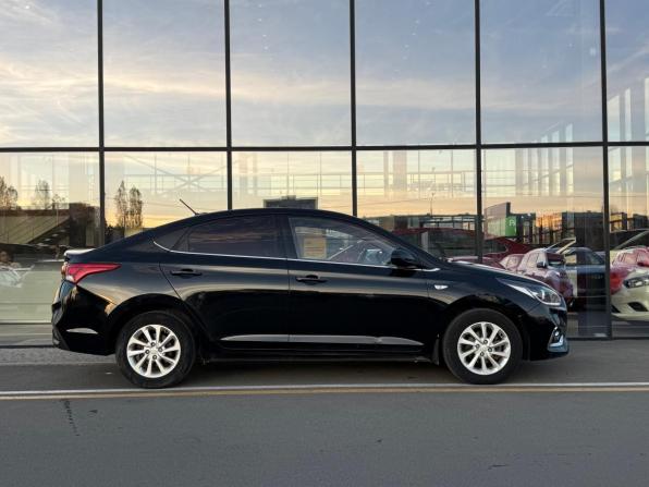 Hyundai Solaris II с пробегом 2020 года, цена 1 330 000 рублей, 176229 км, седан, Автокод Объявления