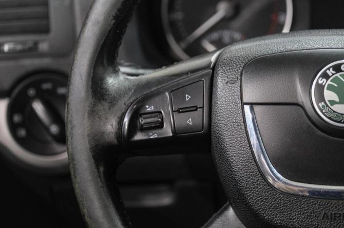 Skoda Octavia II (A5) Рестайлинг с пробегом 2013 года, цена 949 000 рублей, 255000 км, лифтбек, Автокод Объявления