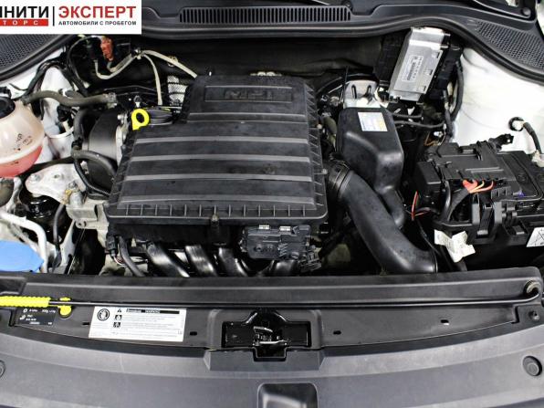 Volkswagen Polo V Рестайлинг с пробегом 2017 года, цена 1 087 000 рублей, 116306 км, седан, Автокод Объявления