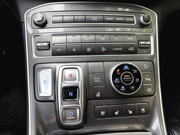 Hyundai Santa Fe IV Рестайлинг с пробегом 2021 года, цена 3 220 000 рублей, 102000 км, внедорожник, Автокод Объявления