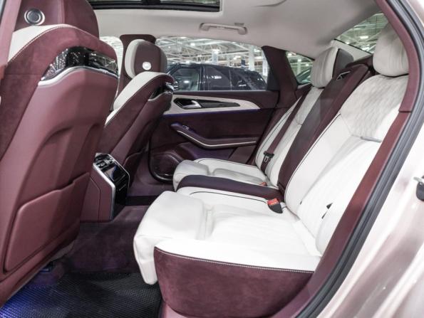 Hongqi H9 I с пробегом 2023 года, цена 4 169 700 рублей, 28040 км, седан, Автокод Объявления