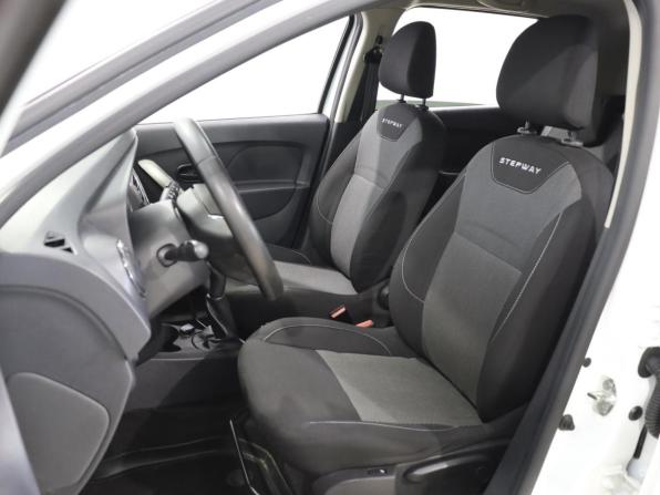 Renault Sandero II Рестайлинг с пробегом 2020 года, цена 1 099 000 рублей, 97425 км, хэтчбек, Автокод Объявления
