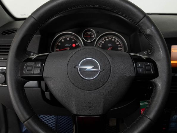 Opel Astra H Рестайлинг с пробегом 2012 года, цена 650 000 рублей, 241000 км, седан, Автокод Объявления