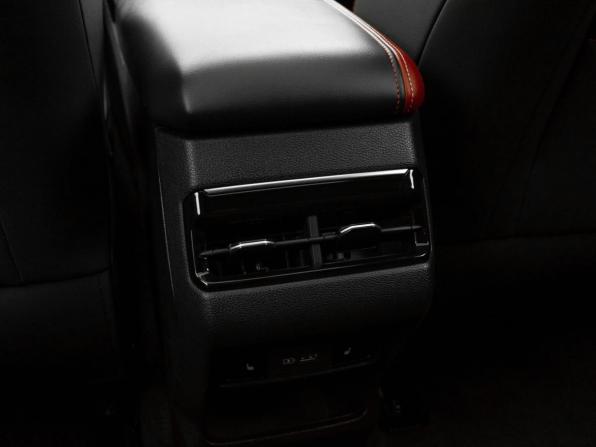 Geely Coolray I Рестайлинг с пробегом 2023 года, цена 2 140 000 рублей, 27636 км, внедорожник, Автокод Объявления
