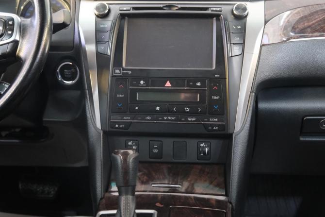 Toyota Camry VII (XV50) Рестайлинг с пробегом 2016 года, цена 1 939 000 рублей, 147000 км, седан, Автокод Объявления