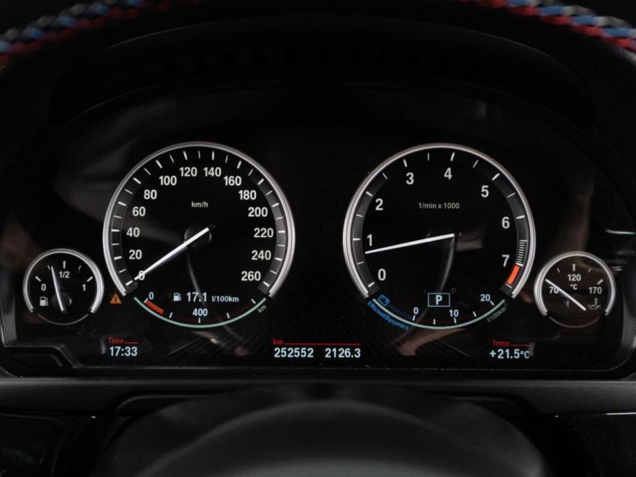 BMW 5 серии VI (F10/F11/F07) Рестайлинг Тюмень  - изображение 17