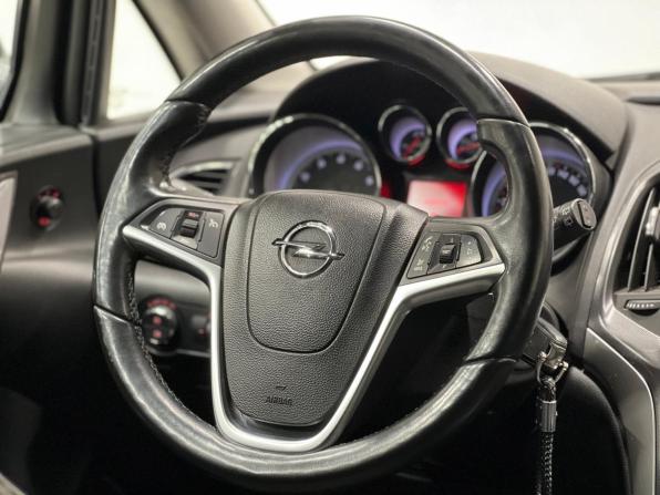 Opel Astra J Рестайлинг с пробегом 2012 года, цена 799 000 рублей, 150000 км, универсал, Автокод Объявления