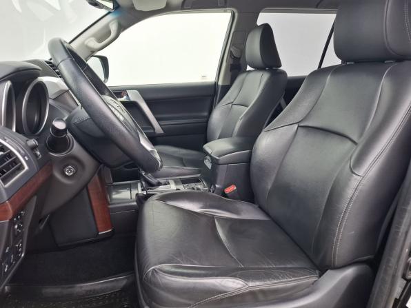 Toyota Land Cruiser Prado 150 Series Рестайлинг 1 с пробегом 2017 года, цена 3 510 000 рублей, 219455 км, внедорожник, Автокод Объявления