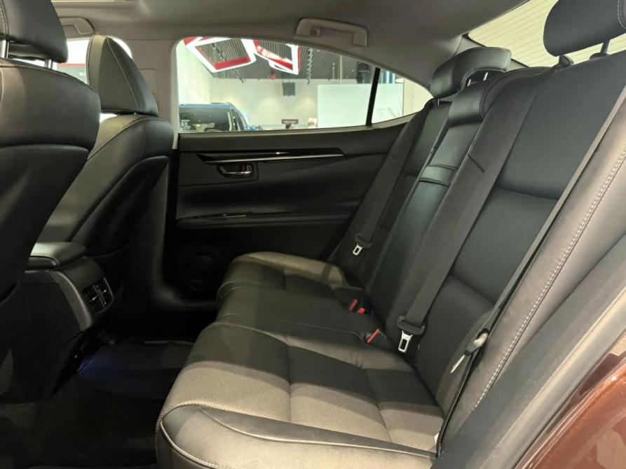 Lexus ES VI Рестайлинг Калининград  - изображение 17