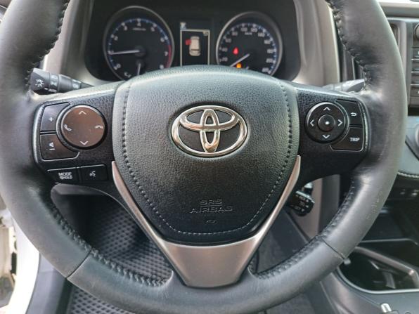 Toyota RAV4 IV (XA40) Рестайлинг с пробегом 2017 года, цена 1 895 000 рублей, 185365 км, внедорожник, Автокод Объявления