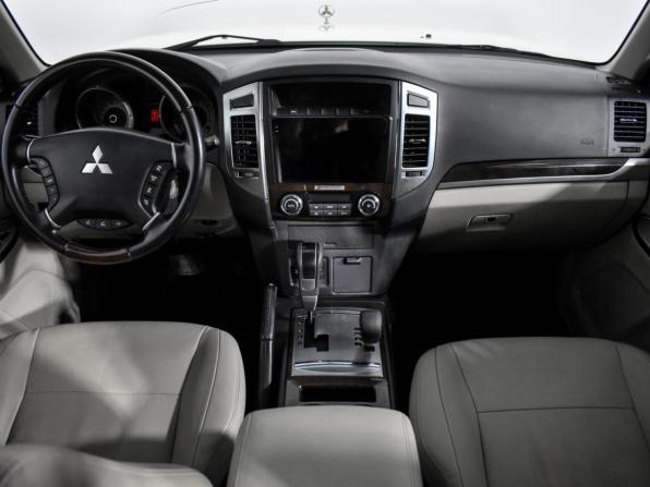 Mitsubishi Pajero IV Рестайлинг 2 с пробегом 2019 года, цена 3 527 980 рублей, 75435 км, внедорожник, Автокод Объявления