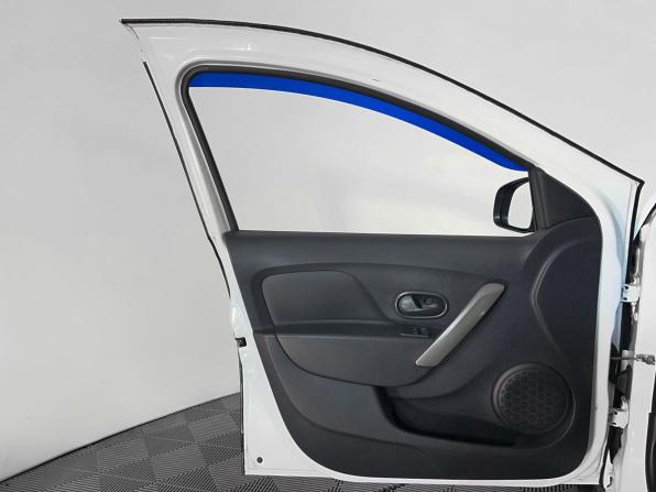 Renault Logan II Рестайлинг с пробегом 2021 года, цена 1 035 000 рублей, 88000 км, седан, Автокод Объявления