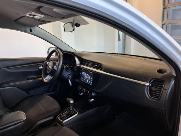 Kia Rio IV Рестайлинг с пробегом 2021 года, цена 1 550 000 рублей, 136989 км, седан, Автокод Объявления