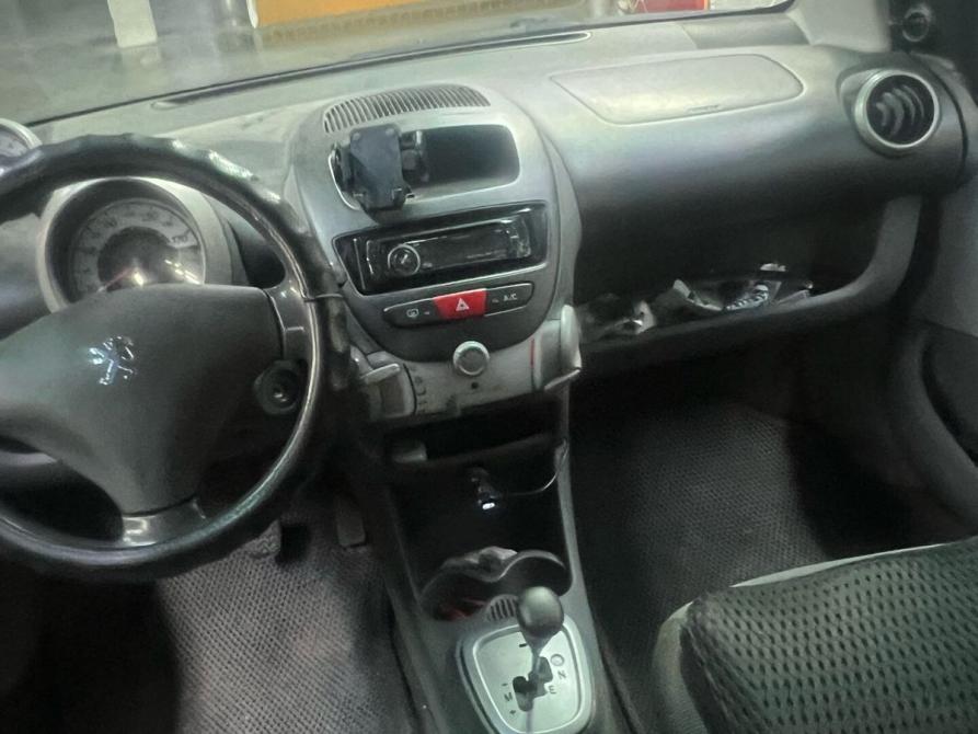 Peugeot 107 I Иркутск  - изображение 8