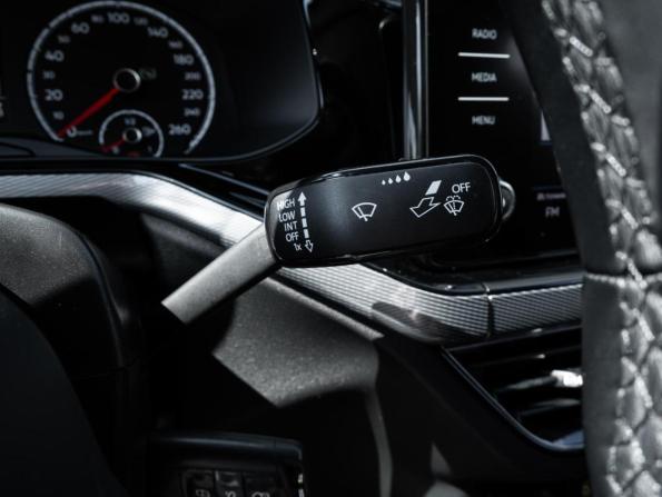 Volkswagen Polo VI с пробегом 2021 года, цена 1 590 000 рублей, 96131 км, лифтбек, Автокод Объявления