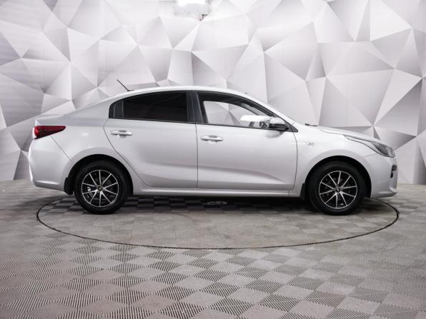 Kia Rio IV с пробегом 2018 года, цена 1 340 000 рублей, 73242 км, седан, Автокод Объявления