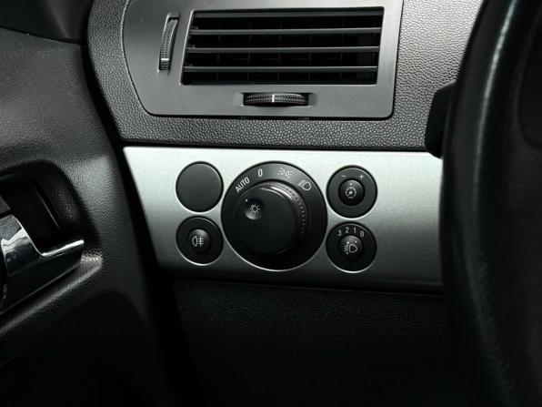Opel Astra H Рестайлинг с пробегом 2011 года, цена 599 000 рублей, 170393 км, хэтчбек, Автокод Объявления
