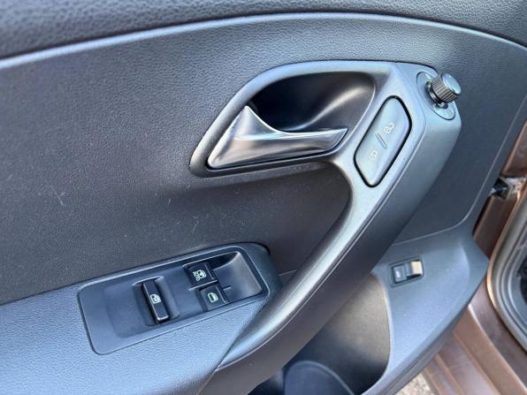 Volkswagen Polo V с пробегом 2014 года, цена 665 000 рублей, 176434 км, седан, Автокод Объявления