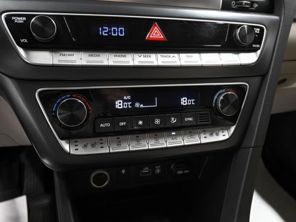 Hyundai Sonata VII (LF) Рестайлинг с пробегом 2017 года, цена 1 945 000 рублей, 131888 км, седан, Автокод Объявления