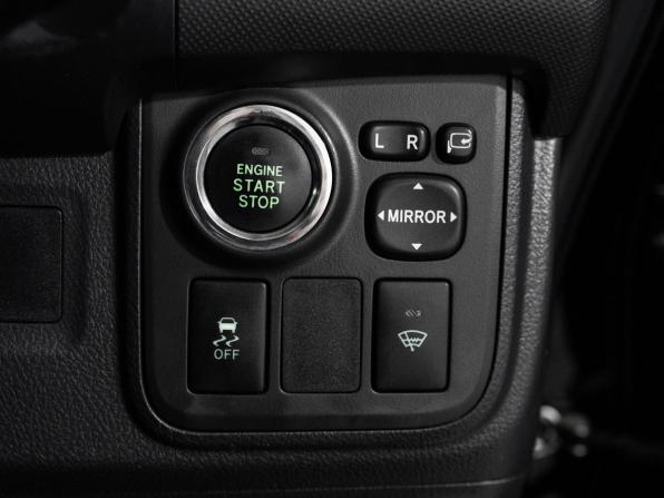 Toyota Wish II Рестайлинг с пробегом 2013 года, цена 1 400 000 рублей, 173660 км, минивэн, Автокод Объявления