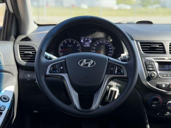 Hyundai Solaris I Рестайлинг с пробегом 2015 года, цена 1 030 000 рублей, 159450 км, седан, Автокод Объявления