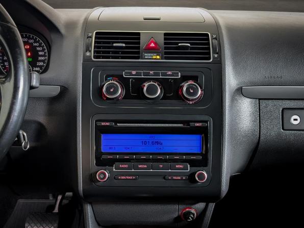 Volkswagen Touran I Рестайлинг 2 с пробегом 2011 года, цена 859 900 рублей, 211800 км, компактвэн, Автокод Объявления