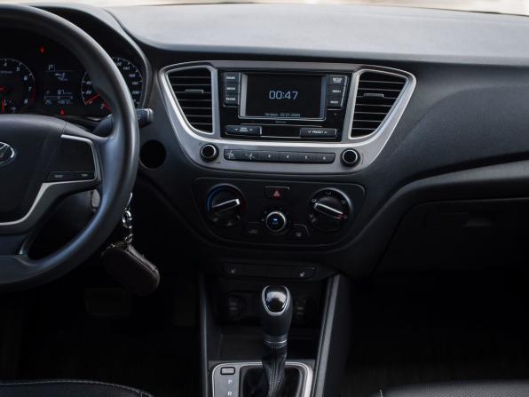 Hyundai Solaris II Рестайлинг с пробегом 2021 года, цена 1 350 000 рублей, 148762 км, седан, Автокод Объявления