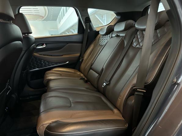 Hyundai Santa Fe IV Рестайлинг с пробегом 2021 года, цена 3 399 900 рублей, 111147 км, внедорожник, Автокод Объявления