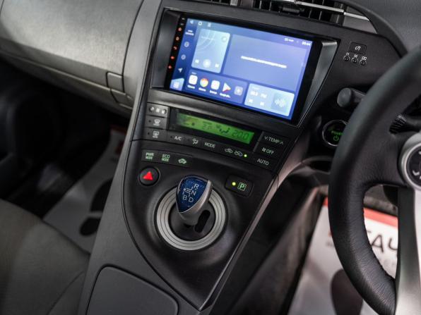 Toyota Prius III (XW30) с пробегом 2010 года, цена 1 170 500 рублей, 168000 км, лифтбек, Автокод Объявления