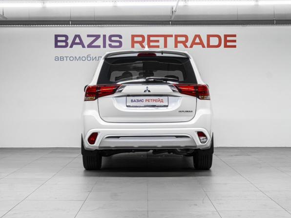 Mitsubishi Outlander III Рестайлинг 3 с пробегом 2022 года, цена 3 217 000 рублей, 14425 км, внедорожник, Автокод Объявления