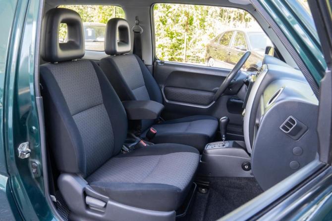 Suzuki Jimny III Рестайлинг 1 с пробегом 2007 года, цена 1 389 000 рублей, 67279 км, внедорожник открытый, Автокод Объявления