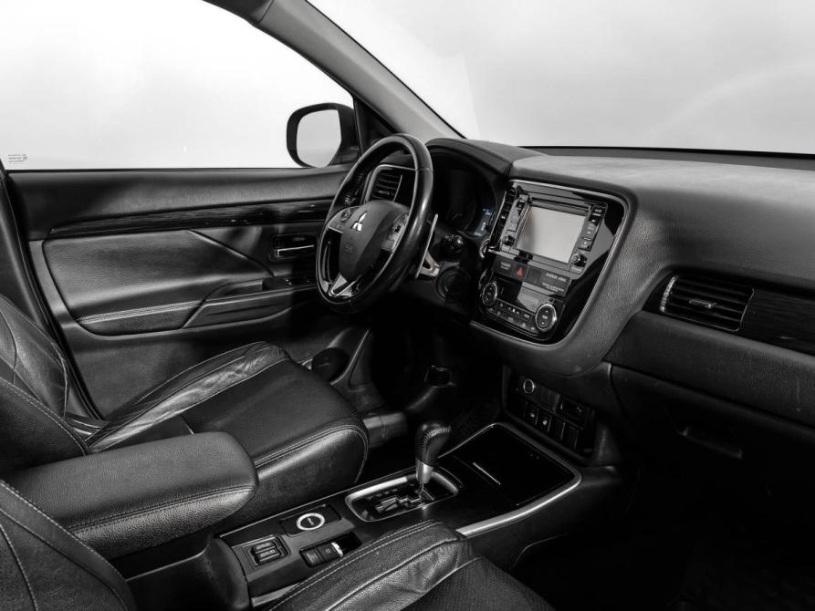 Mitsubishi Outlander III Рестайлинг 2 Санкт-Петербург  - изображение 12