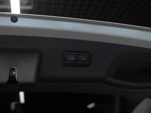 Kia Carnival IV Рестайлинг с пробегом 2025 года, цена 5 600 000 рублей, 12428 км, минивэн, Автокод Объявления