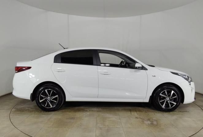 Kia Rio IV Рестайлинг (Global market) с пробегом 2022 года, цена 1 785 000 рублей, 39865 км, седан, Автокод Объявления