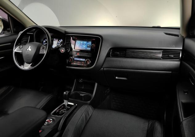 Mitsubishi Outlander III Рестайлинг 2 с пробегом 2016 года, цена 1 345 000 рублей, 260000 км, внедорожник, Автокод Объявления