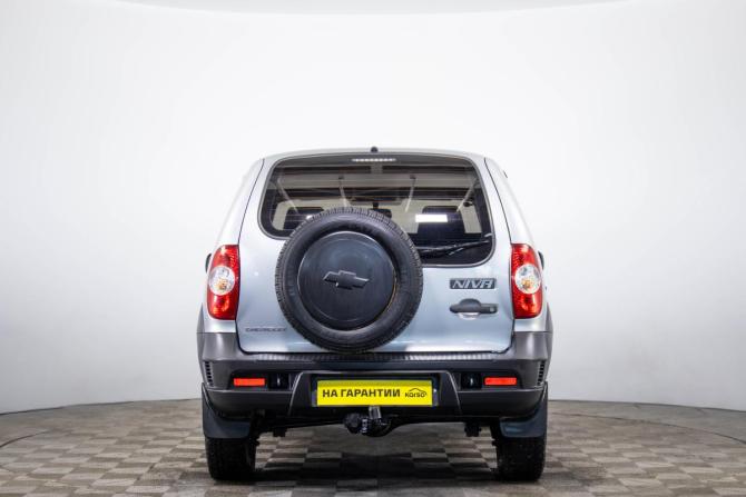 Chevrolet Niva I Рестайлинг с пробегом 2015 года, цена 649 000 рублей, 98000 км, внедорожник, Автокод Объявления