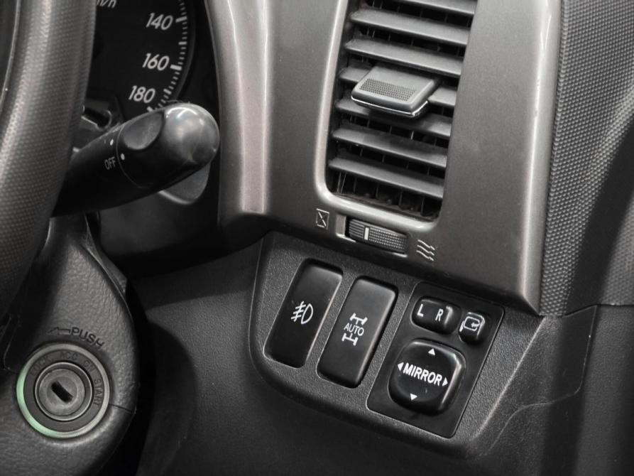 Toyota Wish I Красноярск  - изображение 17
