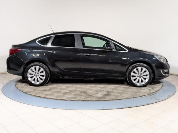 Opel Astra J Рестайлинг с пробегом 2013 года, цена 799 900 рублей, 230000 км, седан, Автокод Объявления