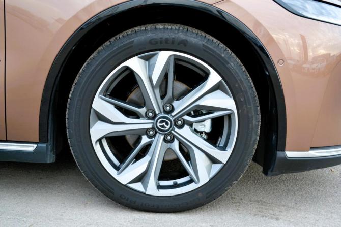 Mazda EZ-6 с пробегом 2025 года, цена 4 199 000 рублей, 1000 км, хэтчбек, Автокод Объявления