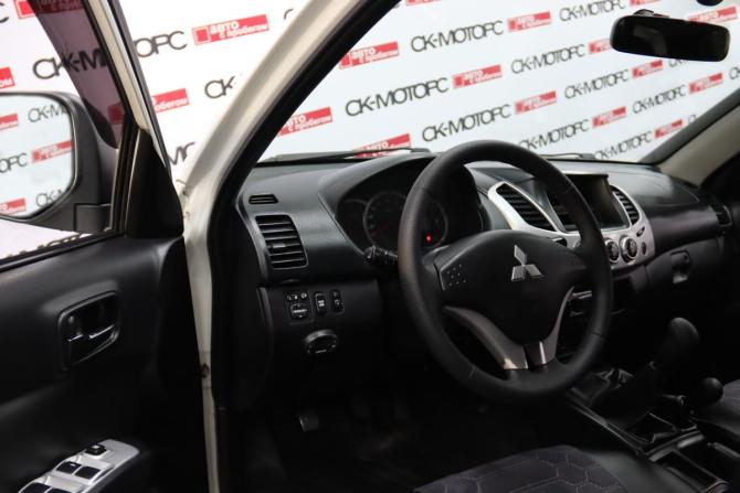 Mitsubishi L200 IV Рестайлинг с пробегом 2014 года, цена 1 525 250 рублей, 296296 км, пикап, Автокод Объявления