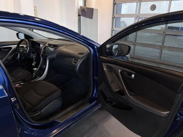 Hyundai Elantra V (MD) с пробегом 2012 года, цена 600 000 рублей, 313391 км, седан, Автокод Объявления