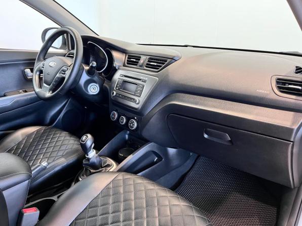 Kia Rio III Рестайлинг с пробегом 2016 года, цена 980 000 рублей, 154757 км, седан, Автокод Объявления