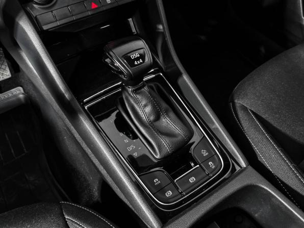 Skoda Karoq I с пробегом 2021 года, цена 2 247 960 рублей, 91745 км, внедорожник, Автокод Объявления