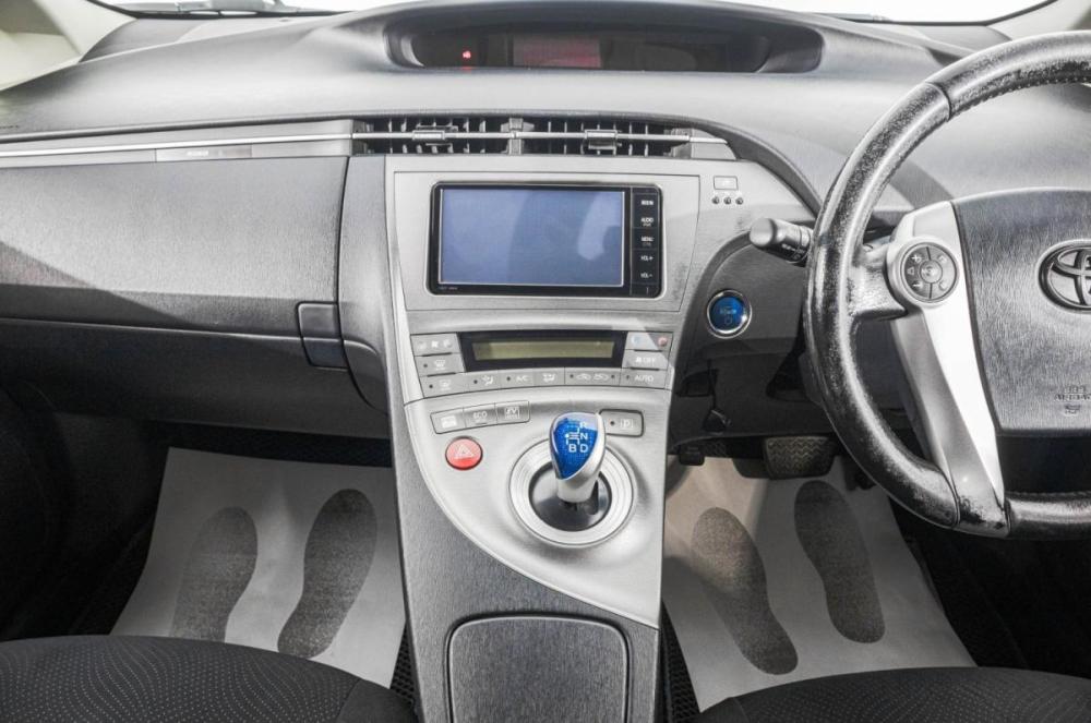 Toyota Prius III Рестайлинг (XW30) Барнаул  - изображение 18