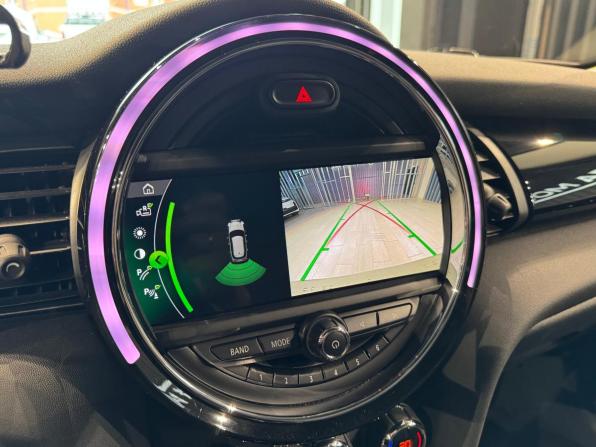 Mini Hatch III (F55/F56) Рестайлинг с пробегом 2020 года, цена 2 450 000 рублей, 28450 км, хэтчбек, Автокод Объявления