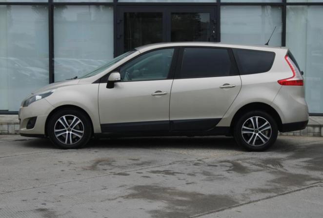Renault Scenic III с пробегом 2009 года, цена 840 000 рублей, 223512 км, компактвэн, Автокод Объявления