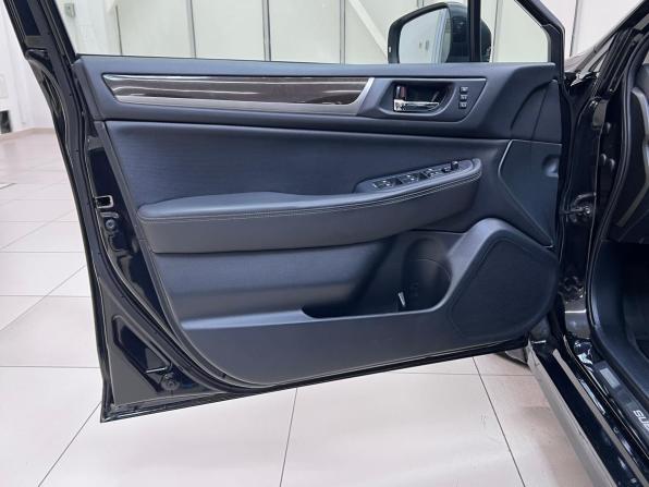 Subaru Legacy VI Рестайлинг с пробегом 2018 года, цена 2 230 000 рублей, 97892 км, седан, Автокод Объявления