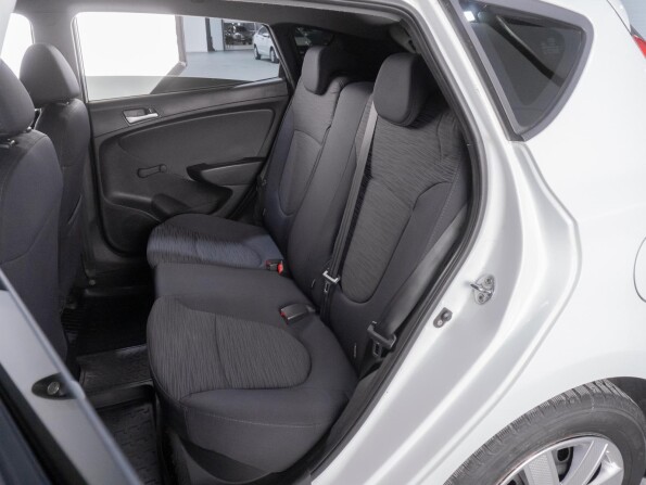 Hyundai Solaris I Рестайлинг с пробегом 2014 года, цена 929 000 рублей, 132809 км, хэтчбек, Автокод Объявления